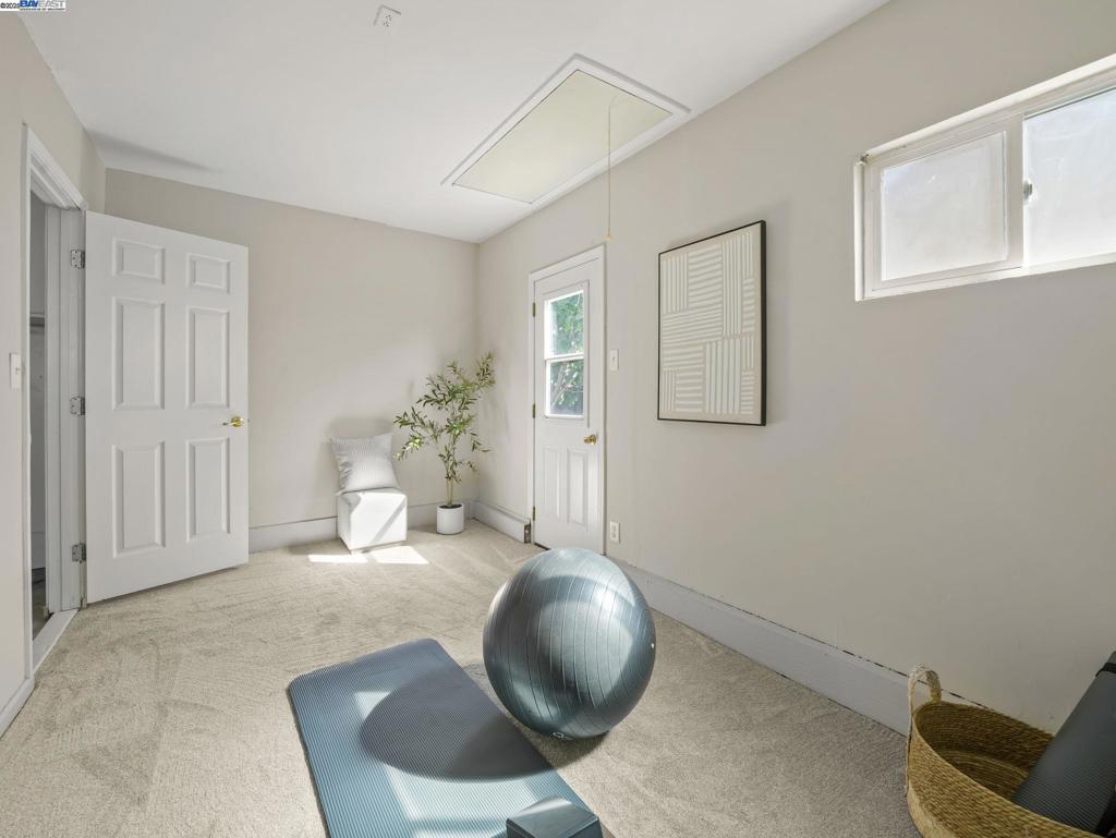 SUNDALE AREA - Residential