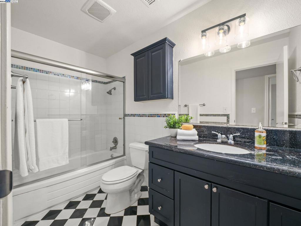 SUNDALE AREA - Residential