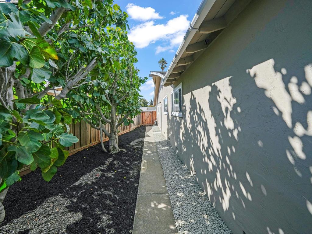 SUNDALE AREA - Residential