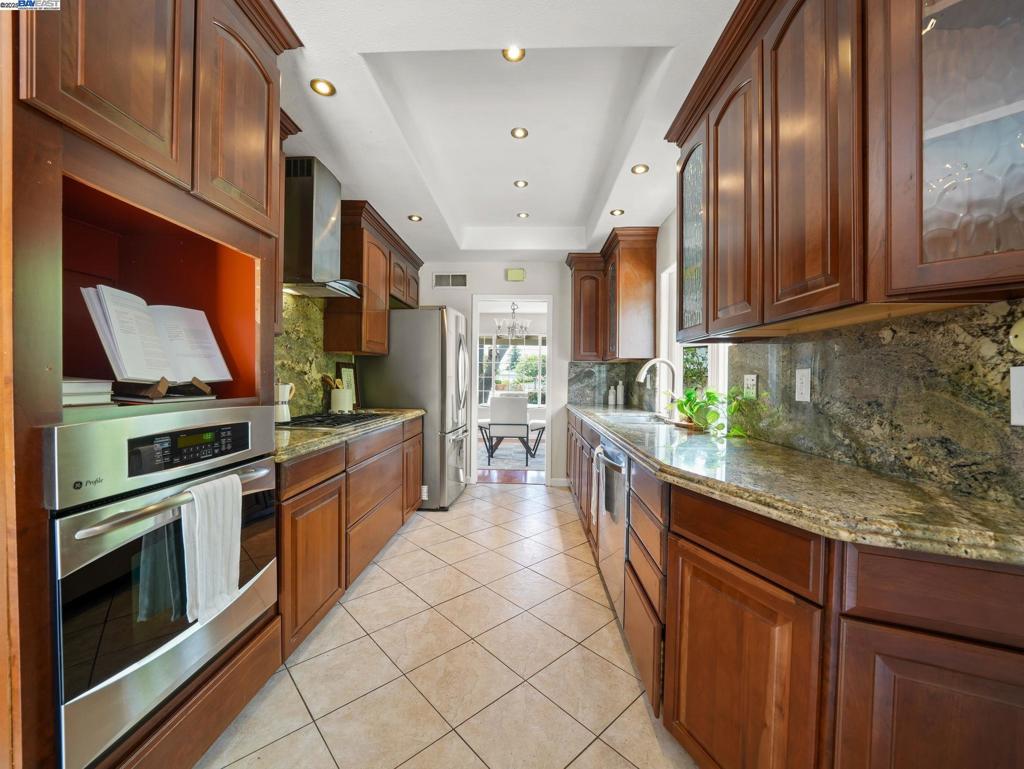 SUNDALE AREA - Residential