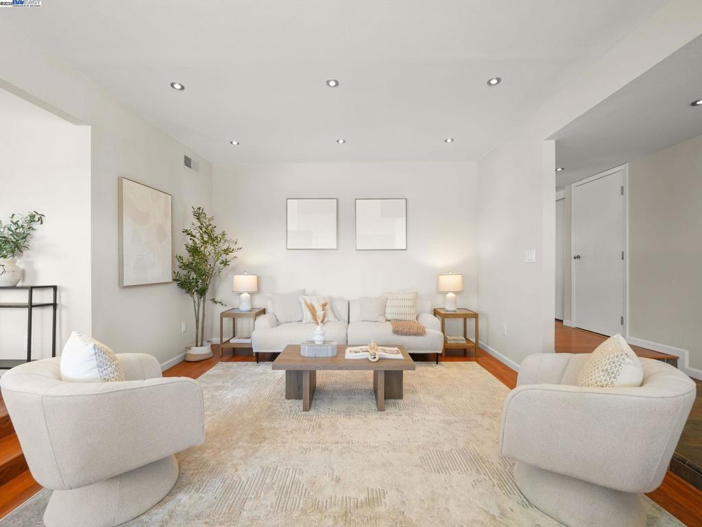 SUNDALE AREA - Residential