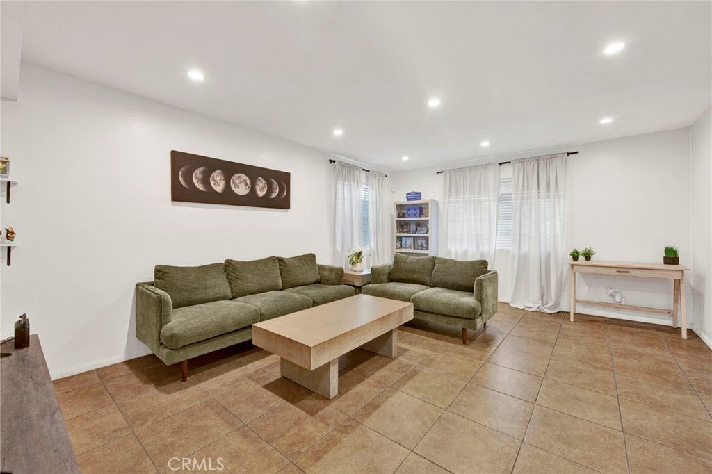6230 Nye St
