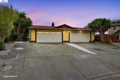 Photo of 3800 Amy Ct CT, Union City, CA 94587 (MLS # 41141203)