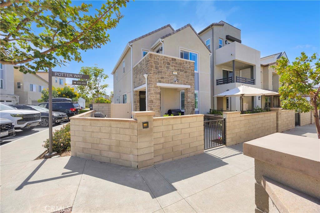 Photo of 511 Sparrowhawk Way, Rancho Mission Viejo, CA 92694 (MLS # OC26159424)