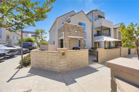 Photo of 511 Sparrowhawk Way, Rancho Mission Viejo, CA 92694 (MLS # OC26159424)