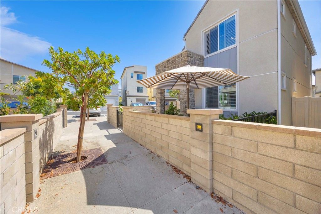 Photo of 511 Sparrowhawk Way, Rancho Mission Viejo, CA 92694 (MLS # OC26159424)