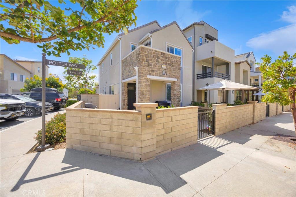Photo of 511 Sparrowhawk Way, Rancho Mission Viejo, CA 92694 (MLS # OC26159424)