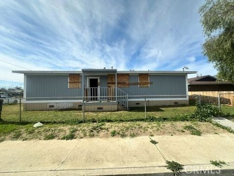Photo of 102 Northrup St, Bakersfield, CA 93307 (MLS # SR26036255)