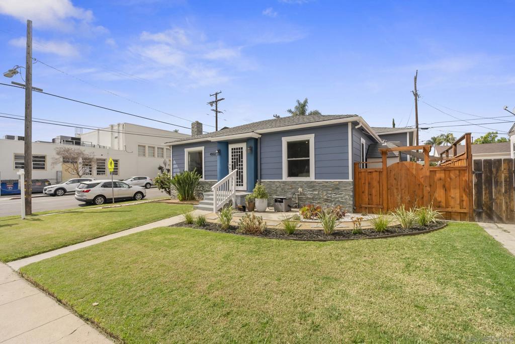 4502 Vista St
