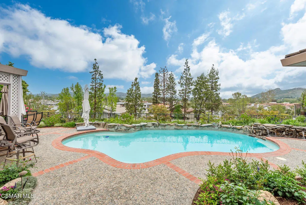 Westlake Village, California 91361, United States, 3 Bedrooms Bedrooms, ,4 BathroomsBathrooms,Residential,Active,112879