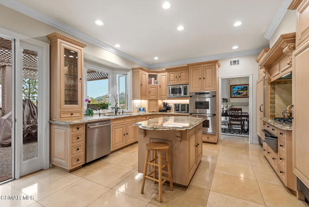 Westlake Village, California 91361, United States, 3 Bedrooms Bedrooms, ,4 BathroomsBathrooms,Residential,Active,112879