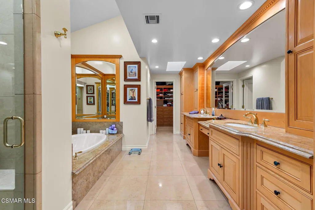 Westlake Village, California 91361, United States, 3 Bedrooms Bedrooms, ,4 BathroomsBathrooms,Residential,Active,112879