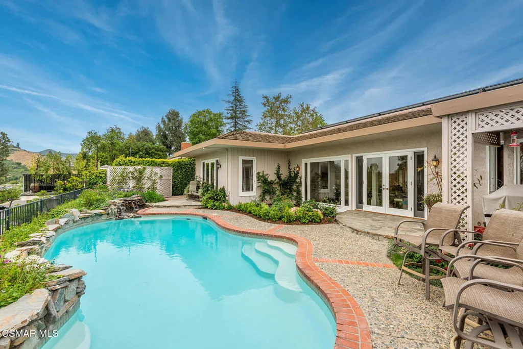 Westlake Village, California 91361, United States, 3 Bedrooms Bedrooms, ,4 BathroomsBathrooms,Residential,Active,112879