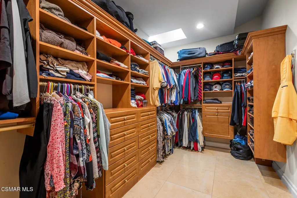 Westlake Village, California 91361, United States, 3 Bedrooms Bedrooms, ,4 BathroomsBathrooms,Residential,Active,112879