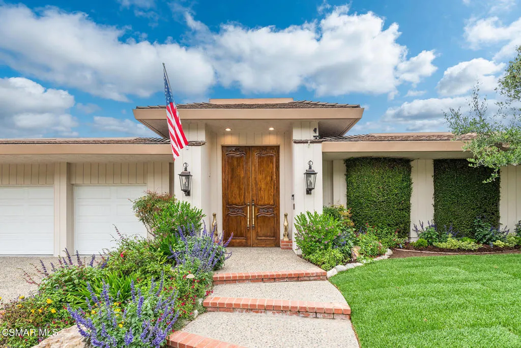 Westlake Village, California 91361, United States, 3 Bedrooms Bedrooms, ,4 BathroomsBathrooms,Residential,Active,112879