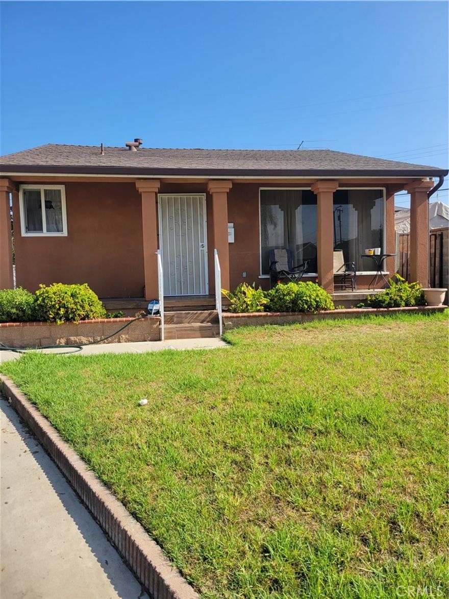 ONE OF THE KIND , FOR THE NEIGHBORHOOD, THIS PROPERTY  WAS REMODELED  2020 -2021  IT HAS 5 BED - 2 BATH  CURRENTLY BEING USE AS A 4 BED 3 BATH  AN ADU WITH 2BED 1 BATH ,OWNER HAS THE  CITY'S PERMIT AS PER REQUESTS.

BUYERS TO VERIFY ALL INFORMATION .