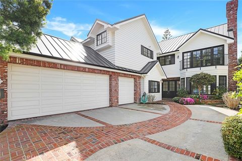 Photo of 7 Belmont, Newport Beach, CA 92660 (MLS # NP26047865)