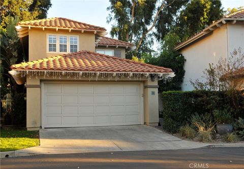 Photo of 24 Via Helena, Rancho Santa Margarita, CA 92688 (MLS # OC26068799)