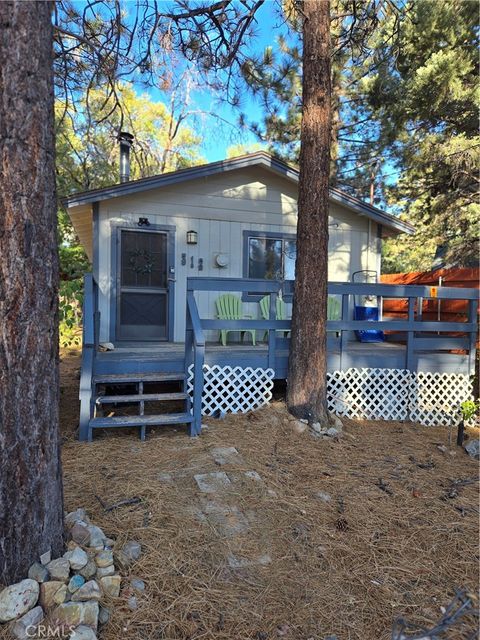 Photo of 312 Riverside Avenue, Big Bear, CA 92386 (MLS # DW25204413)
