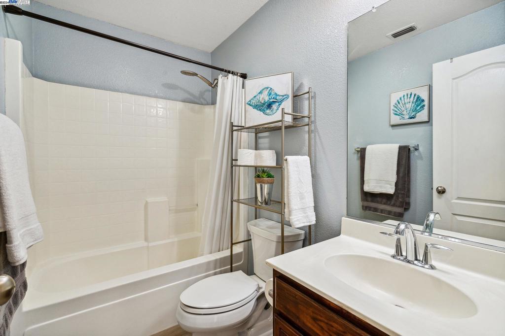 MOSS LANDING - Residential