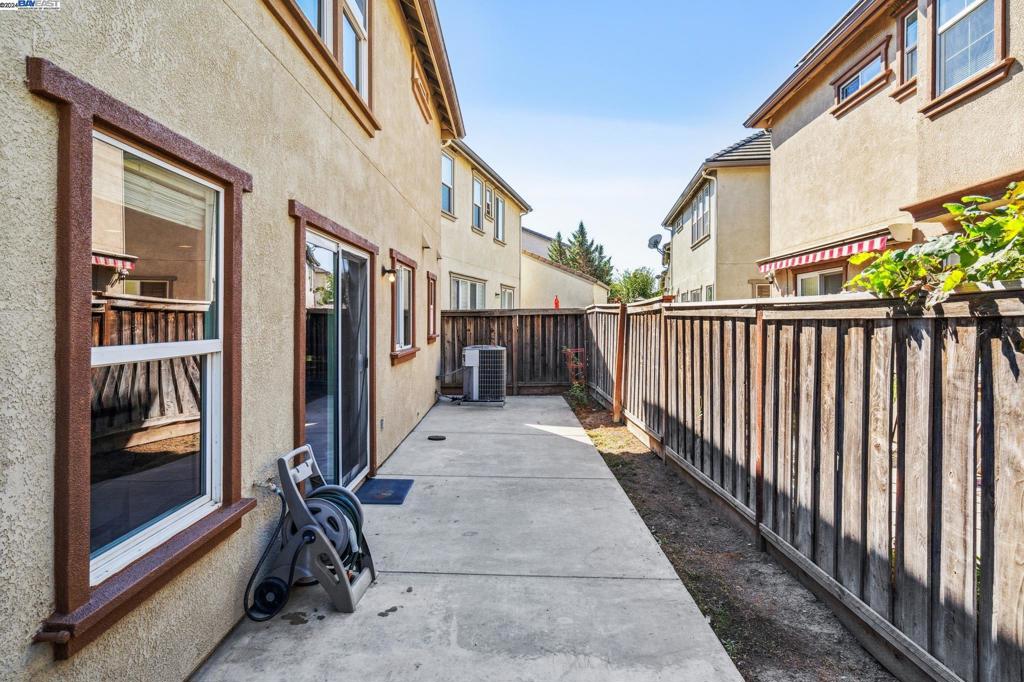 MOSS LANDING - Residential