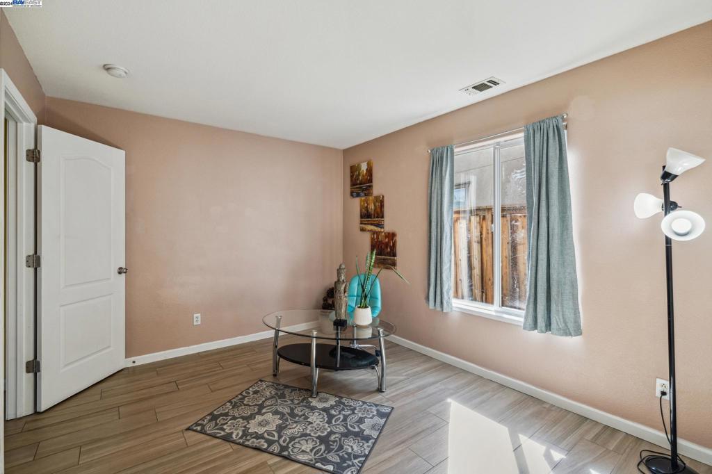 MOSS LANDING - Residential