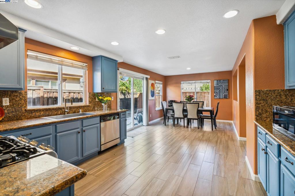 MOSS LANDING - Residential