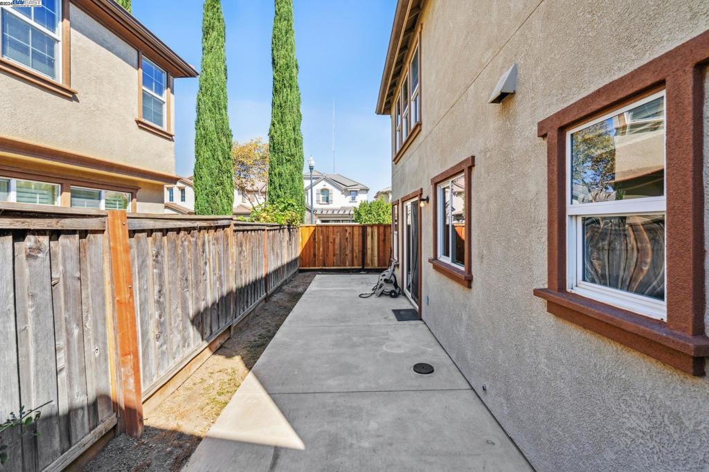 MOSS LANDING - Residential