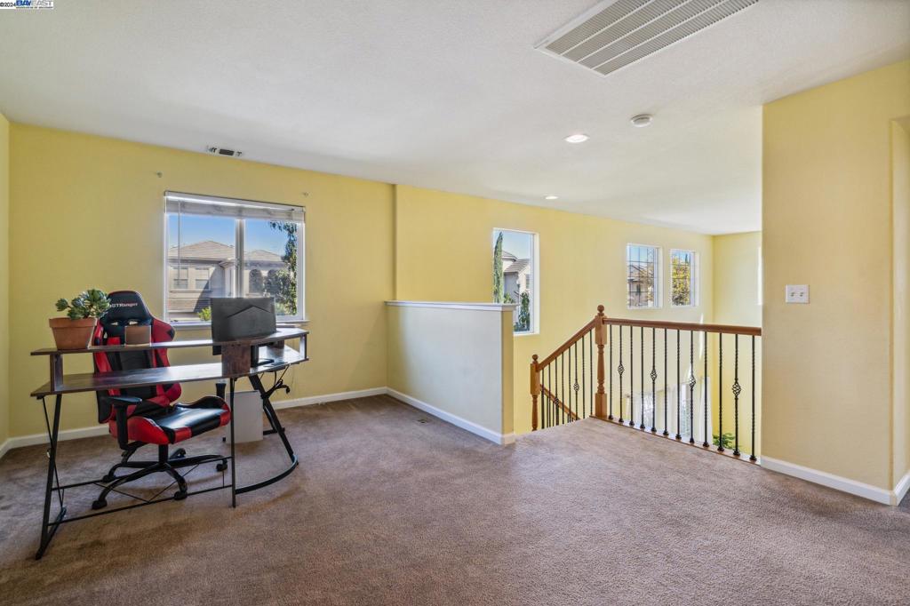 MOSS LANDING - Residential