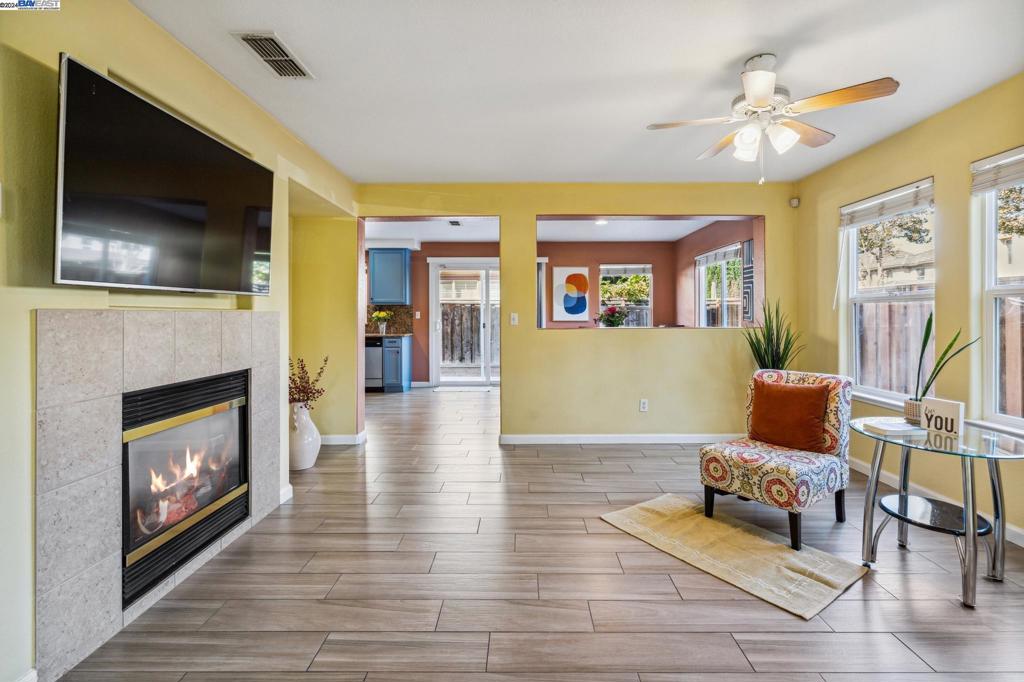 MOSS LANDING - Residential