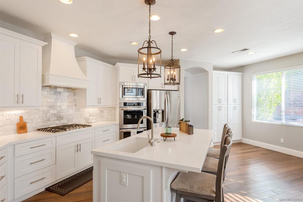 45948 Via La Colorada