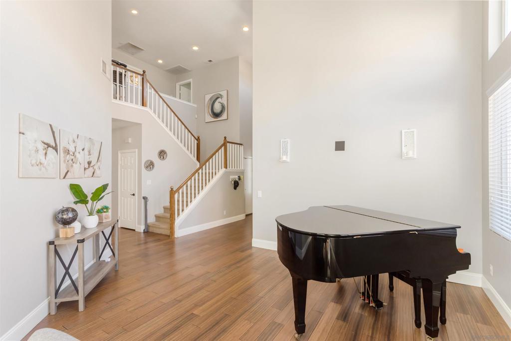 45948 Via La Colorada