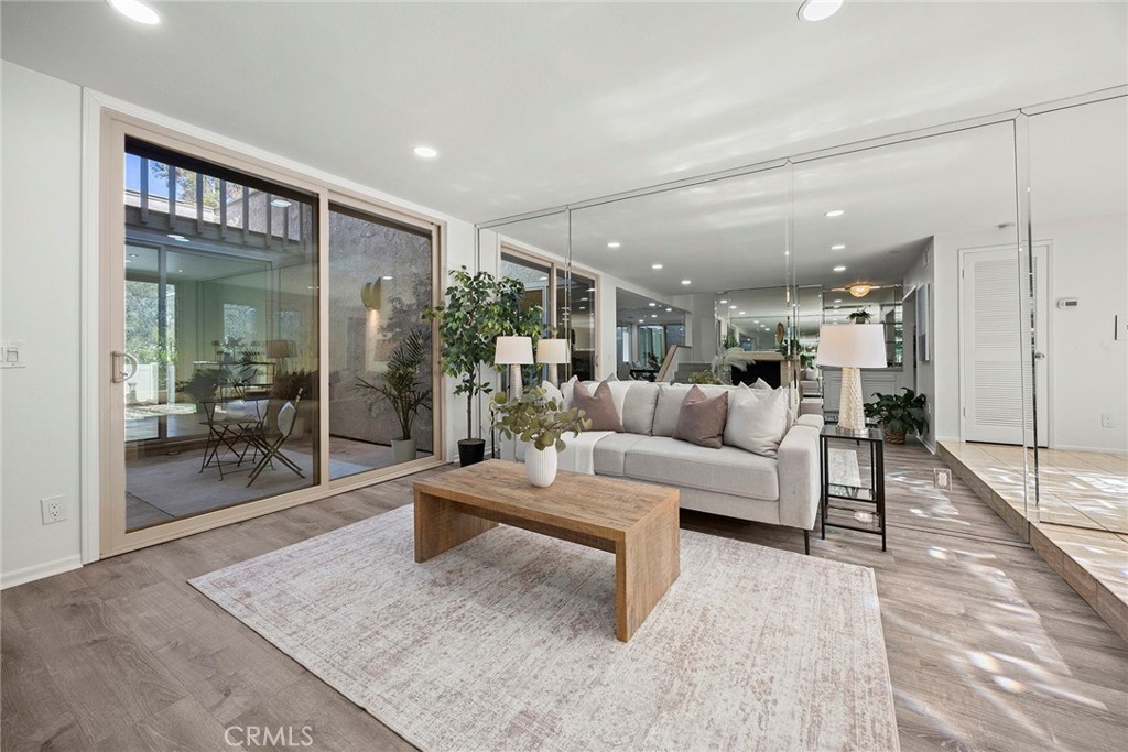 6515 E Circulo Dali
