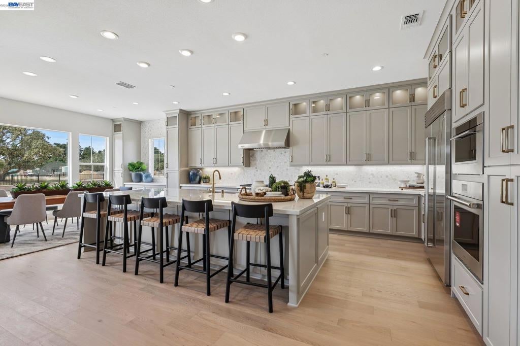 2690 Bay View Drive