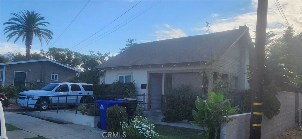 Investor or First-Time Buyer Opportunity! Don’t miss this chance to own a 2-bedroom, 1-bath home offering great potential. Currently tenant-occupied and generating steady rental income, this property also makes a fantastic option for an owner-occupant willing to rehab and customize to their taste. With its manageable size, renovations won’t break the bank, giving you the flexibility to add value without overspending. Located near downtown, you’ll enjoy convenient access to shopping, dining, and amenities. This deal won’t last at this price—hurry before it’s gone!