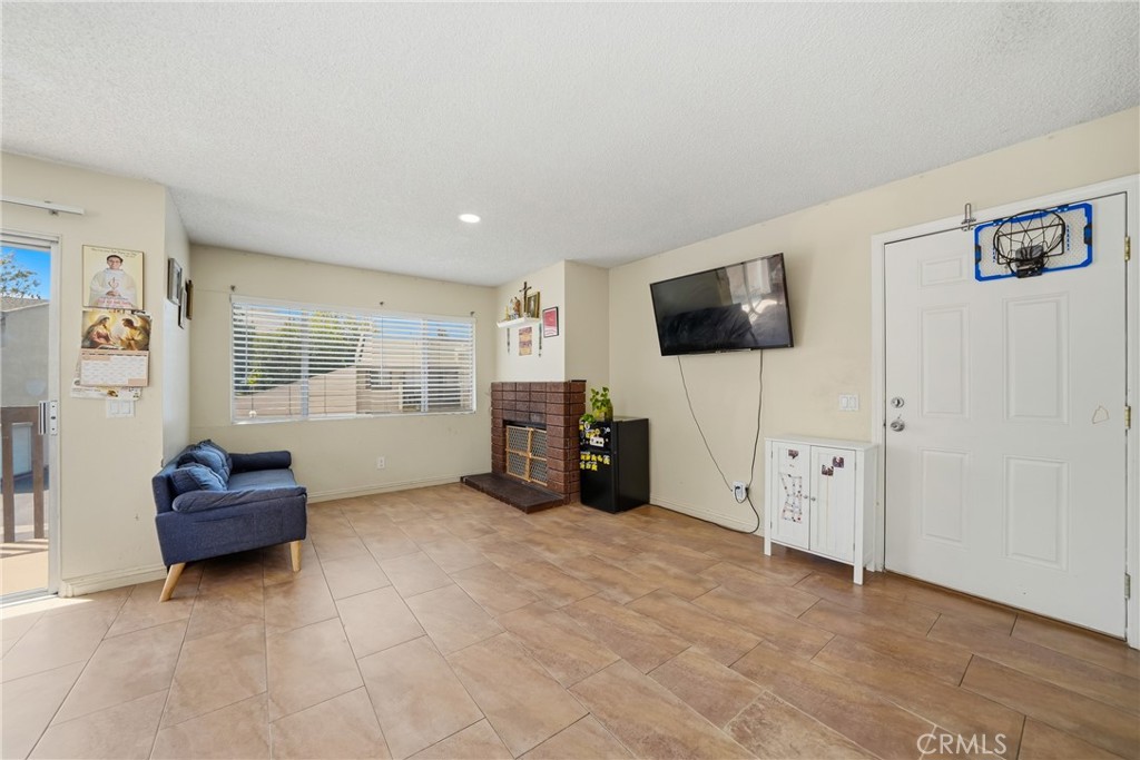 1251 S Meadow 120