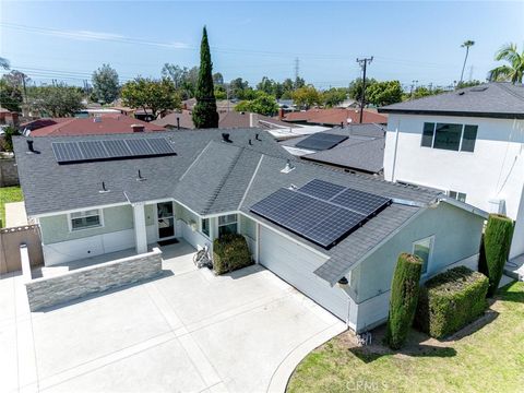 Photo of 19409 Galway Ave, Carson, CA 90746 (MLS # DW26081305)