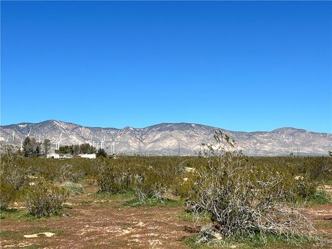 Photo of 0 Susan Ave, Mojave, CA 93501 (MLS # SR26033236)