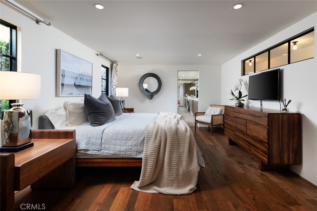 Corona del Mar South of PCH (CDMS) - Residential