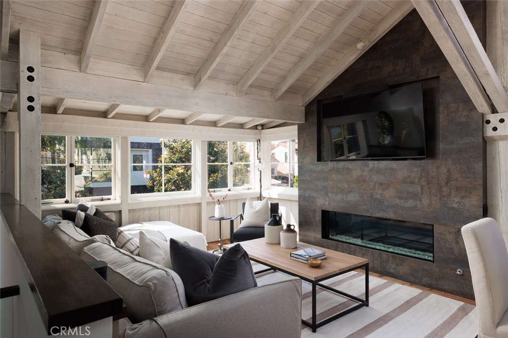 Corona del Mar South of PCH (CDMS) - Residential