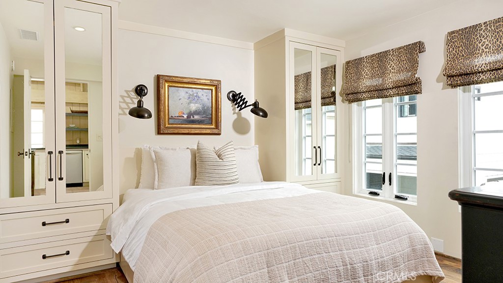 Corona del Mar South of PCH (CDMS) - Residential