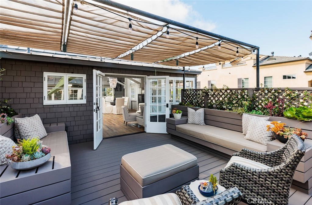 Corona del Mar South of PCH (CDMS) - Residential