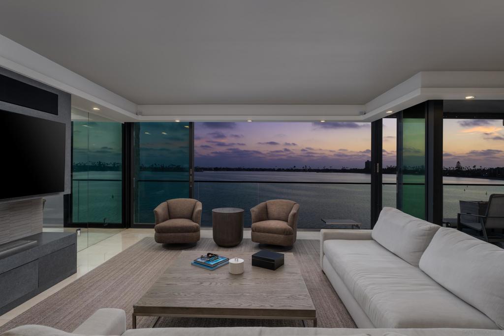 3860 Riviera Dr Unit 301