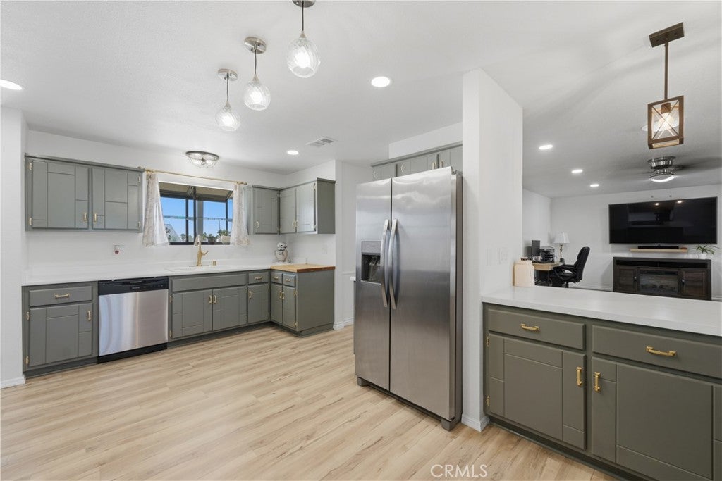 16239 Chippewa
