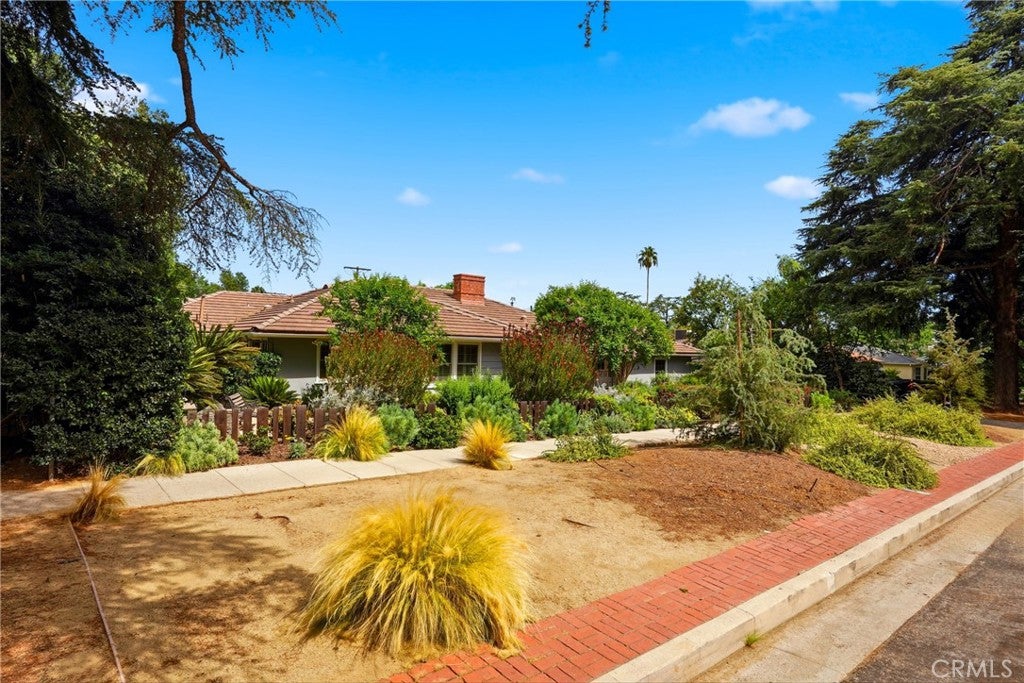 10920 White Oak AVE, Granada Hills CA 91344