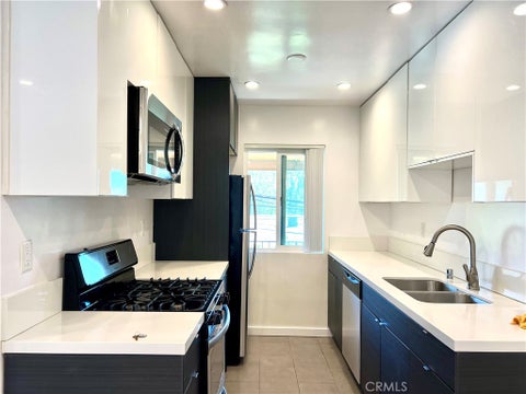 Photo of 1422 N Fairfax Ave Ave #8, West Hollywood, CA 90046 (MLS # SR26226654)