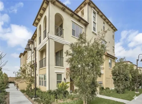 MLS: OC26078035