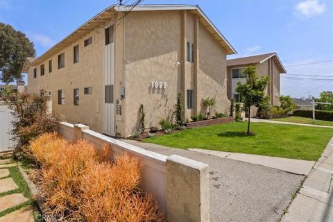 Photo of 1923 Gates AVE, Redondo Beach, CA 90278 (MLS # SB26109405)