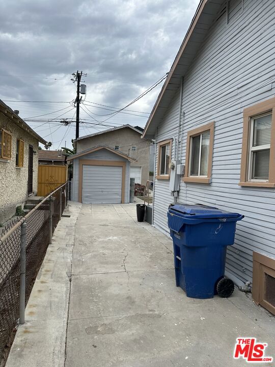 2418 Exposition Place