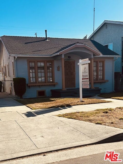 Photo of 2418 Exposition Place, Los Angeles, CA 90018 (MLS # 26918169)